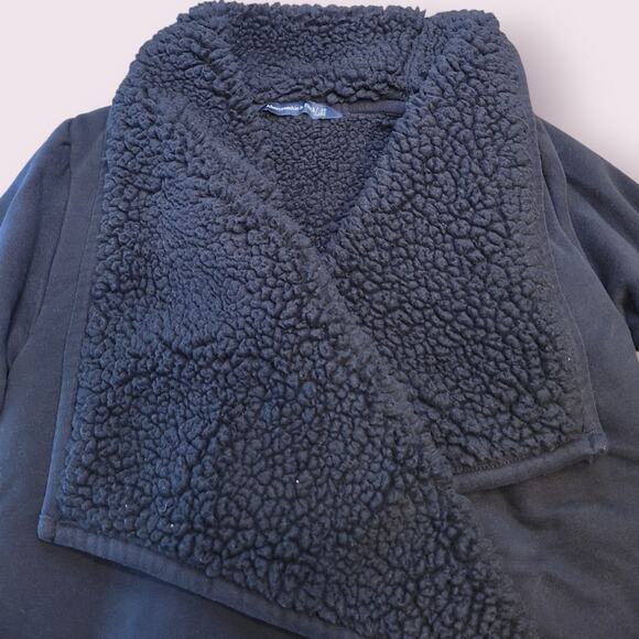 Abercrombie & Fitch Open Front Jacket Women’s XS Black Sherpa Lined Coat EUC - Picture 4 of 10